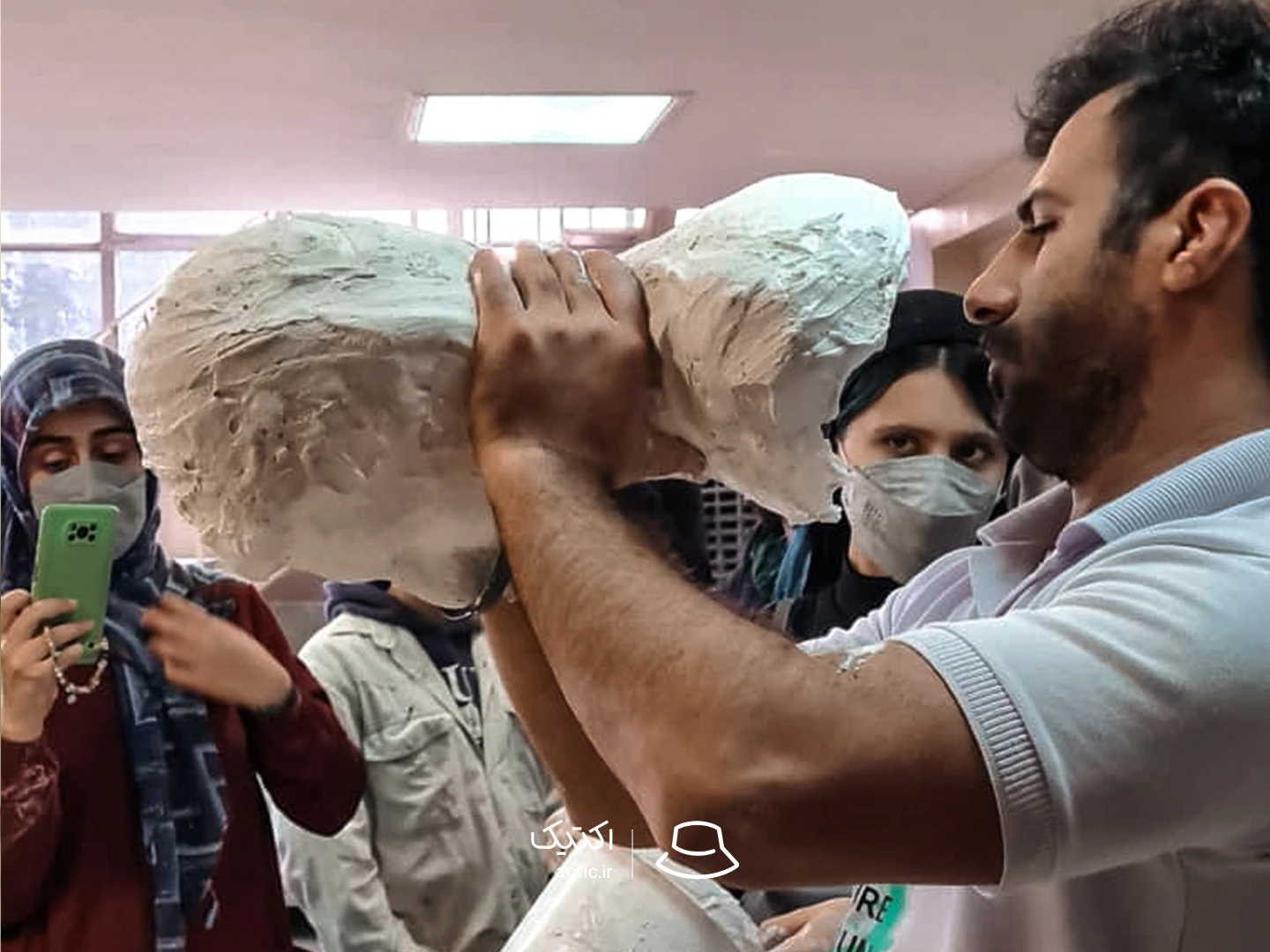مجسمه‌سازی، استفاده هنرمندانه از باند گچی-3